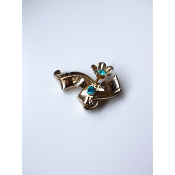 Coro Jewelry - Yellow Gold Plated Coro Brooch